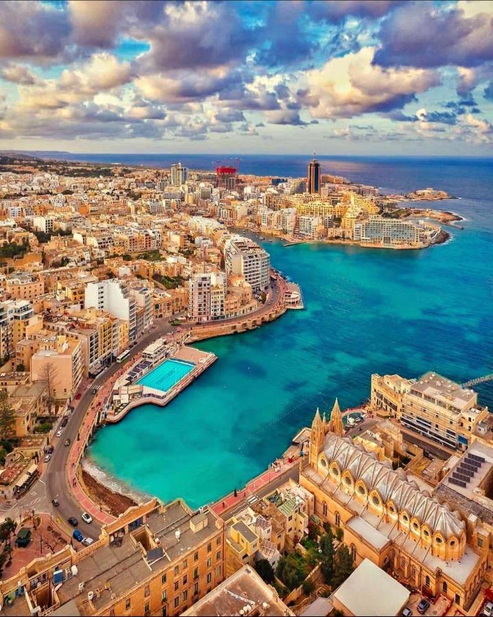 Balluta Bay Spacious Apt - 2Br Sliema Bagian luar foto