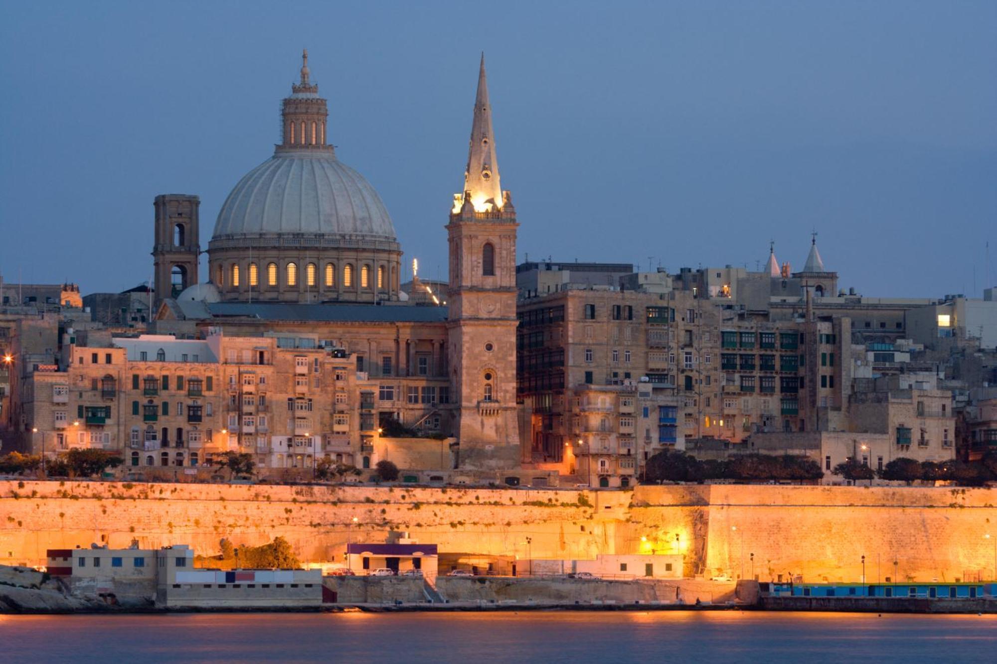 Balluta Bay Spacious Apt - 2Br Sliema Bagian luar foto