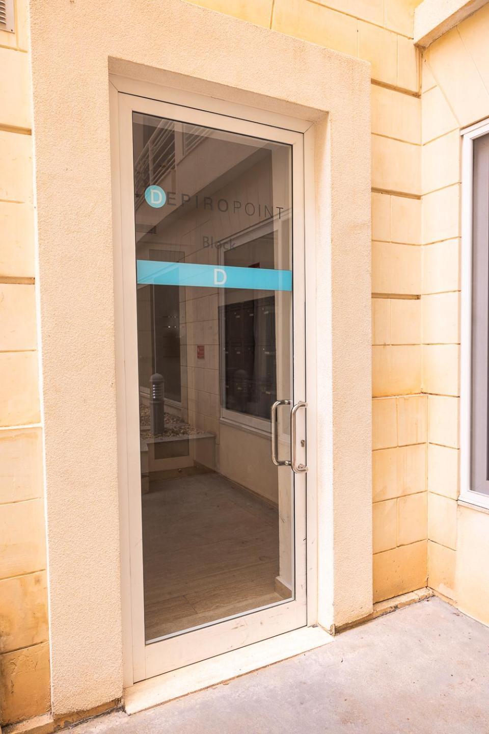Balluta Bay Spacious Apt - 2Br Sliema Bagian luar foto