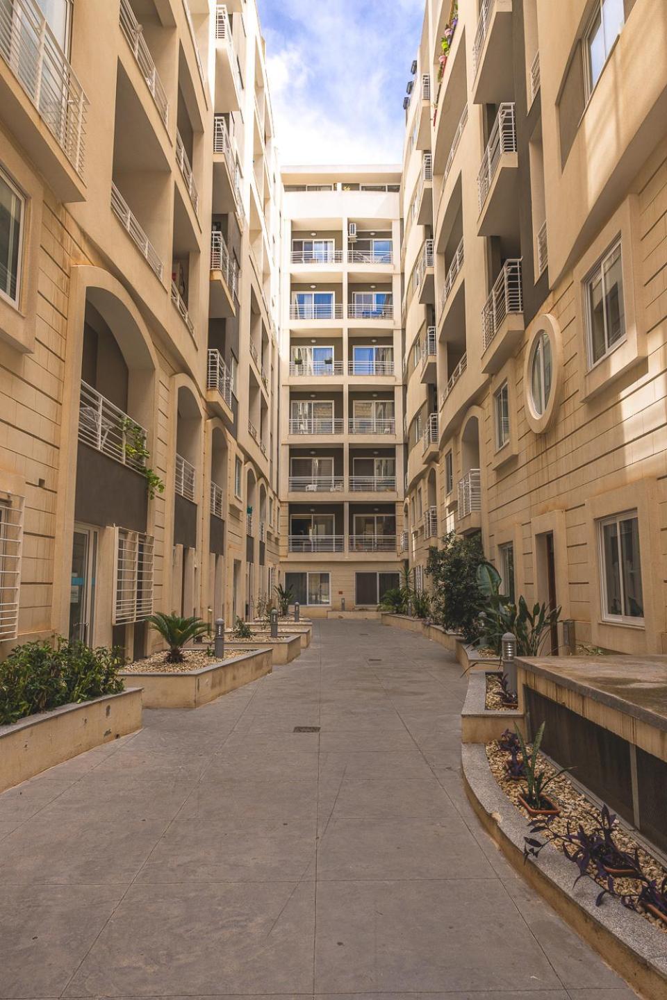 Balluta Bay Spacious Apt - 2Br Sliema Bagian luar foto