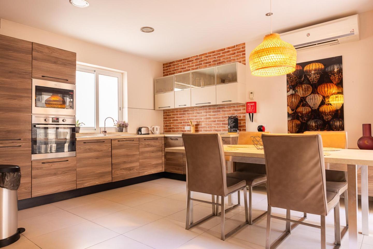 Balluta Bay Spacious Apt - 2Br Sliema Bagian luar foto