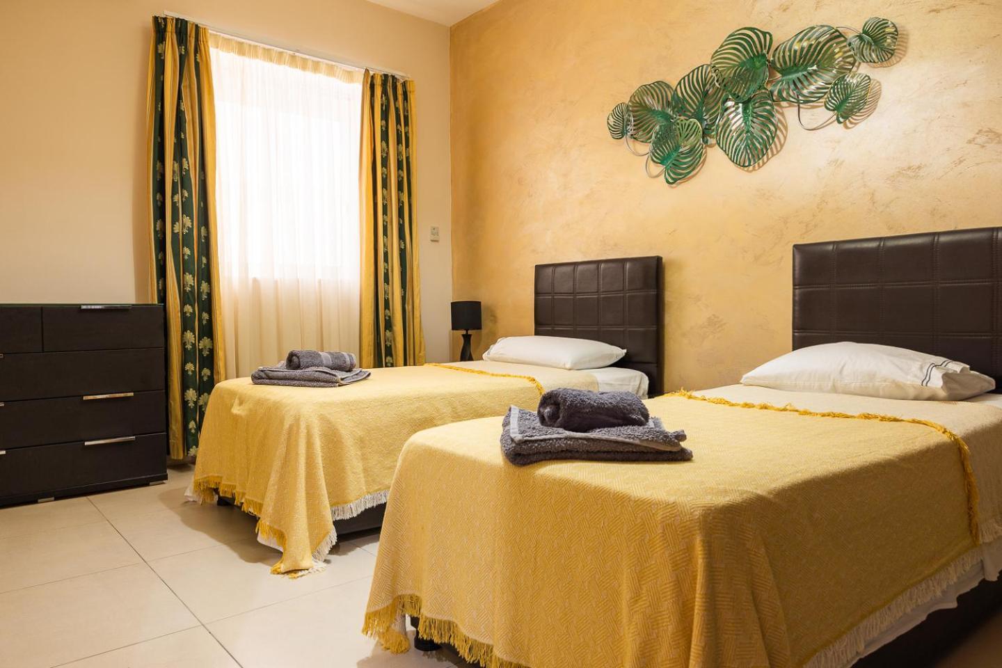 Balluta Bay Spacious Apt - 2Br Sliema Bagian luar foto